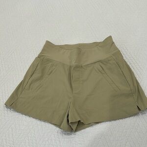 Athleta Trekkie North Short